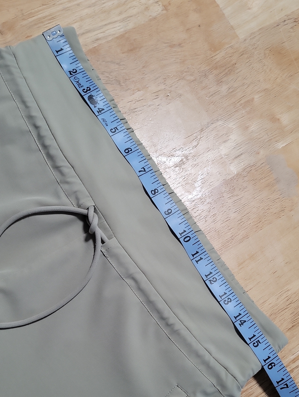 Women' Drawstring Cropoed Cargo Jogger Pants - Tan Size Large - Picture 6 of 12